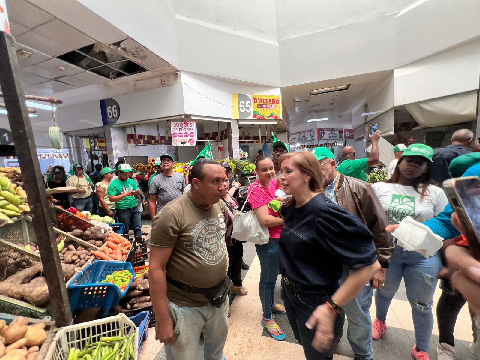 Ingrid Mendoza Visita Circunscripción 2 DN