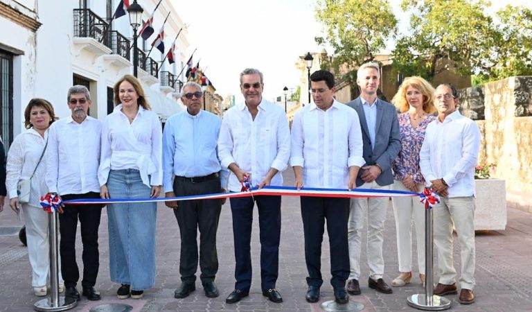 Abinader Y Collado Entregan Obras Ciudad Colonial