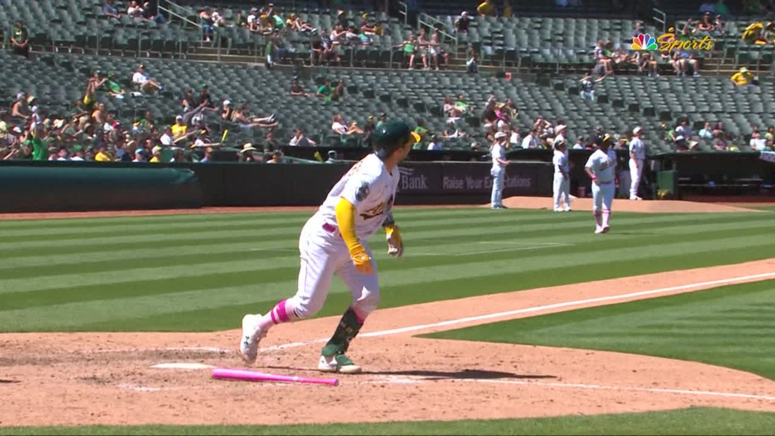 Fanáticos De Oakland Se Oponen A Mudanza De Los Atléticos