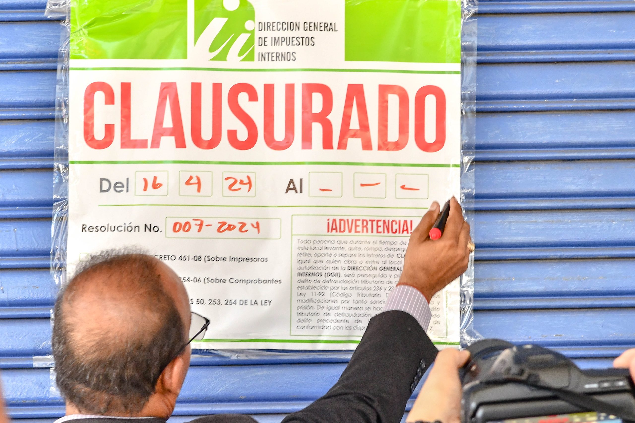 DGII y DGA cierran comercios importadores por delitos tributarios