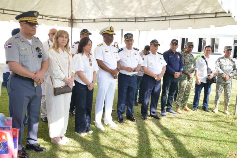 Armada de la República Dominicana, DNCD, Auxiliares Navales Y CECANOT Llegan A La Romana Con Jornada Médica