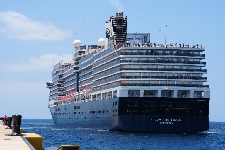 Pedernales Recibe Crucero Nieuw Amsterdan