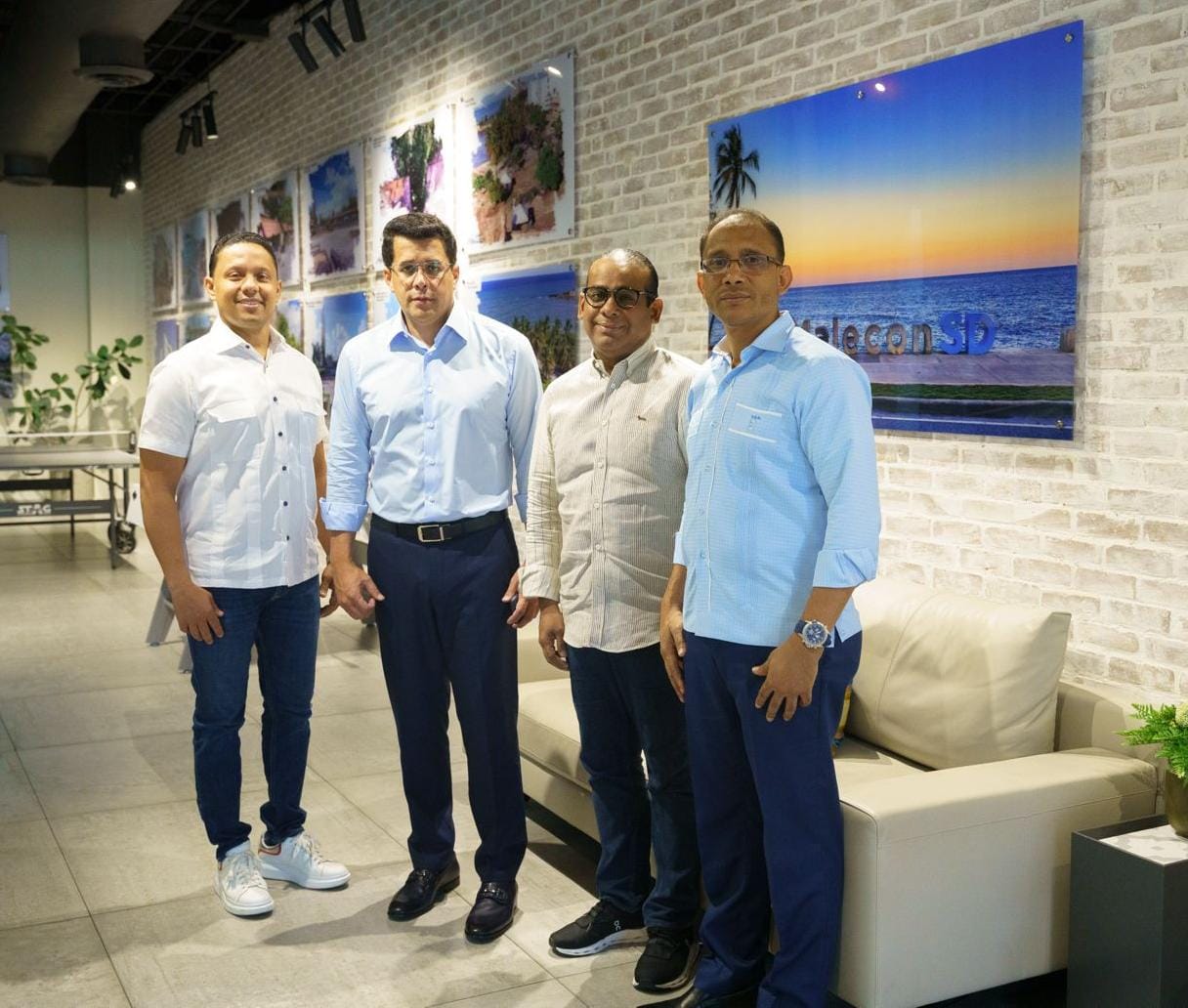 David Collado realiza encuentro con su equipo de diputados de la Capital