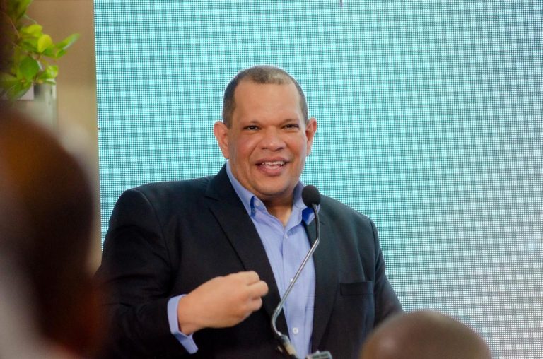 Carlos Guzmán Muestra Orgullo Por Su Gestión Como Alcalde SDN