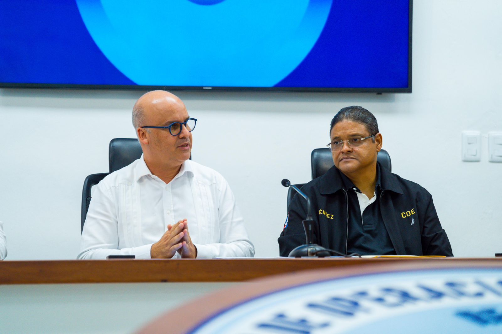 Ministro Igor Rodríguez se une al COE para dar seguimiento a vaguada; hay 28 provincias en alerta