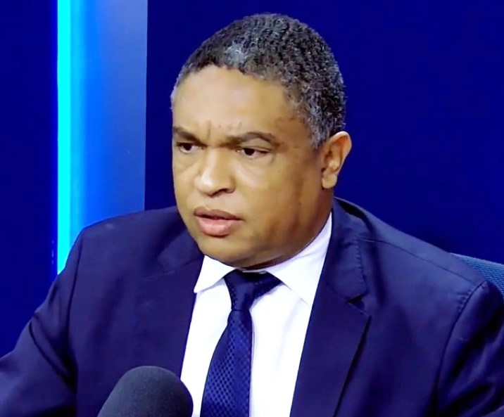 PLD: "Es una burda maniobra del Gobierno".