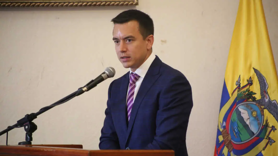 Controversia Política en Ecuador por Denuncia de Vicepresidenta Abad