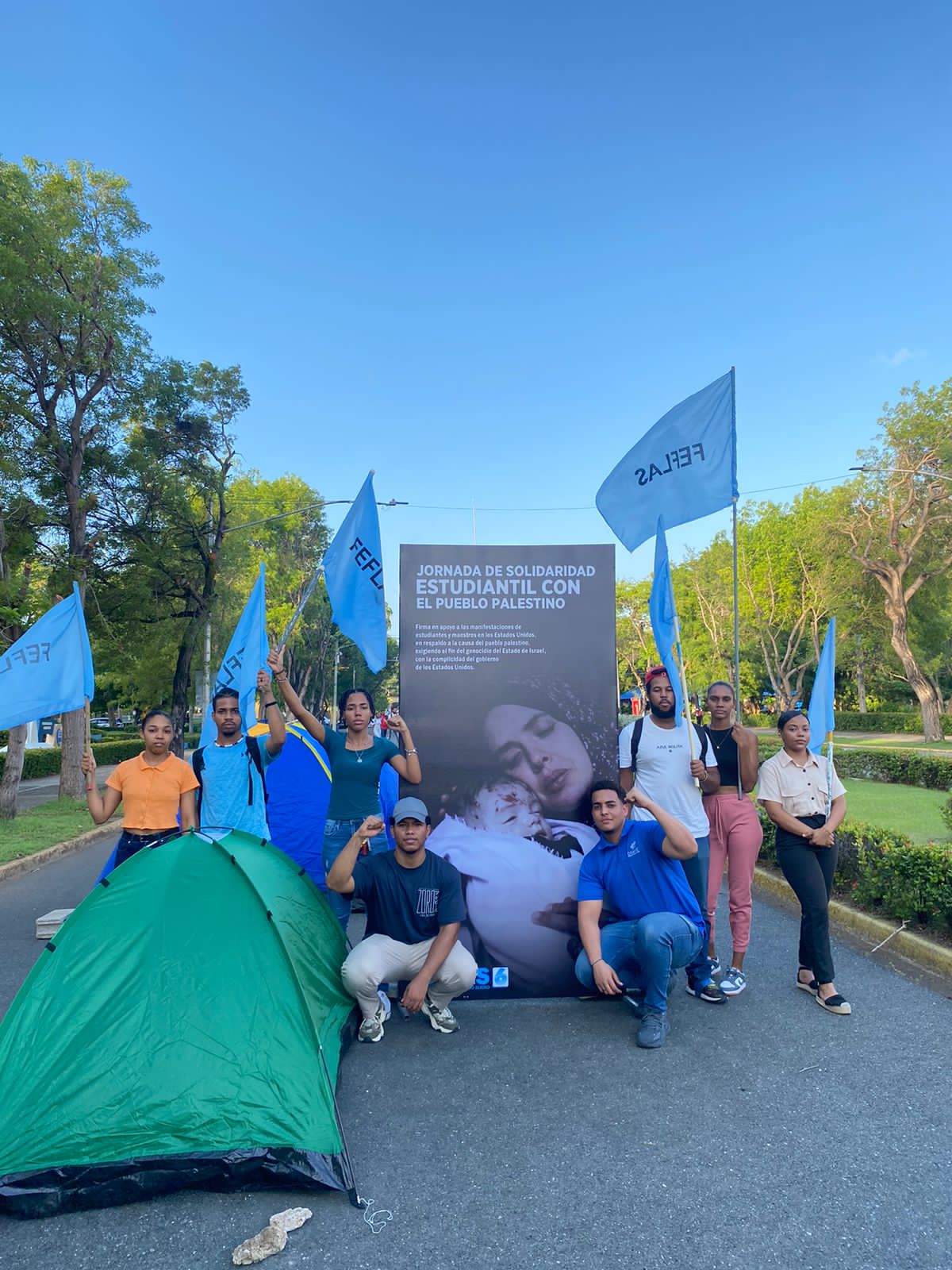 FEFLAS protesta contra la UASD por oferta deficiente de cursos de verano