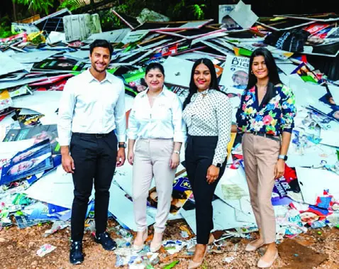 Alcaldía del DN Dona Afiches Políticos Retirados a Fundación Botellas de Amor