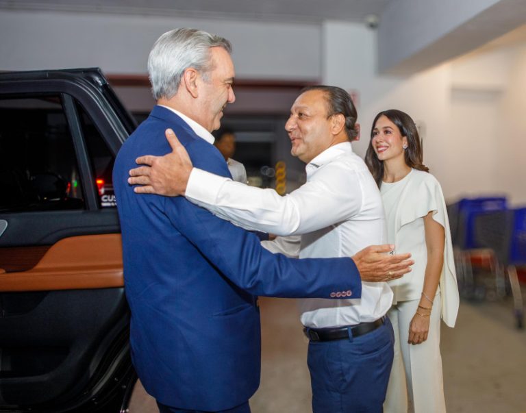 El Presidente Abinader se Reúne con Abel Martínez para Dialogar sobre el Futuro Político del País