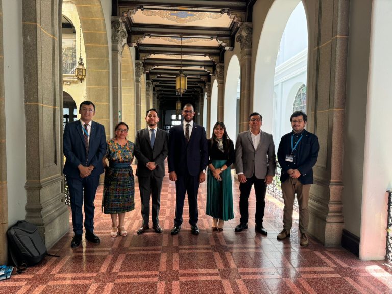 Abogados Dominicanos Comparten Experiencias en Cumplimiento e Integridad en Guatemala