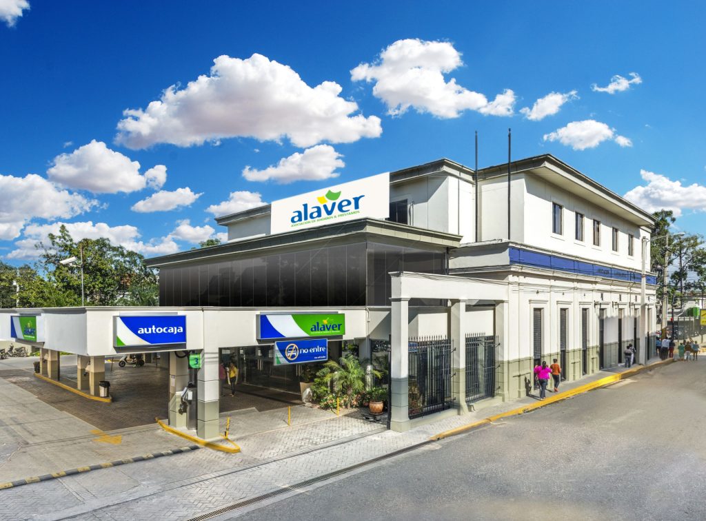 Fitch Ratings reafirma la sólida calificación de ALAVER y destaca su fortaleza financiera e institucional