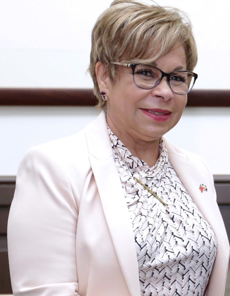 Lila Alburquerque Celebra la Derrota de Guillermo Moreno y Felicita a Omar Fernández por su Triunfo Senatorial