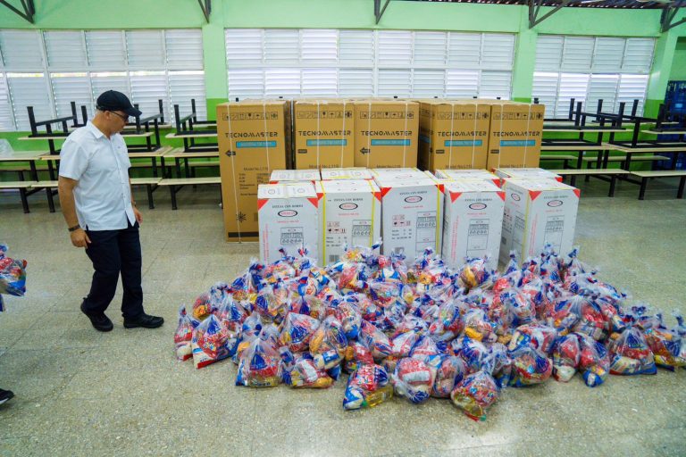 Ministro Igor Rodríguez intensifica apoyo en Los Ciruelos y Los Rieles de San Marcos, Puerto Plata