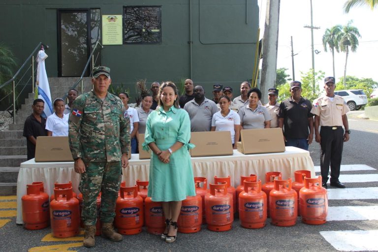 CESMET Recibe Donación de Estufas de Mesa y Tanques de Gas