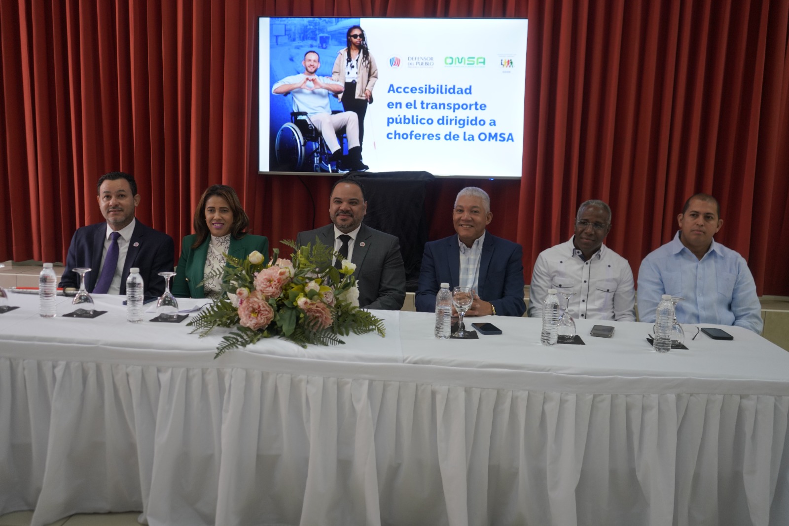 OMSA impulsa accesibilidad en el transporte público y planea adquirir autobuses con rampas eléctricas