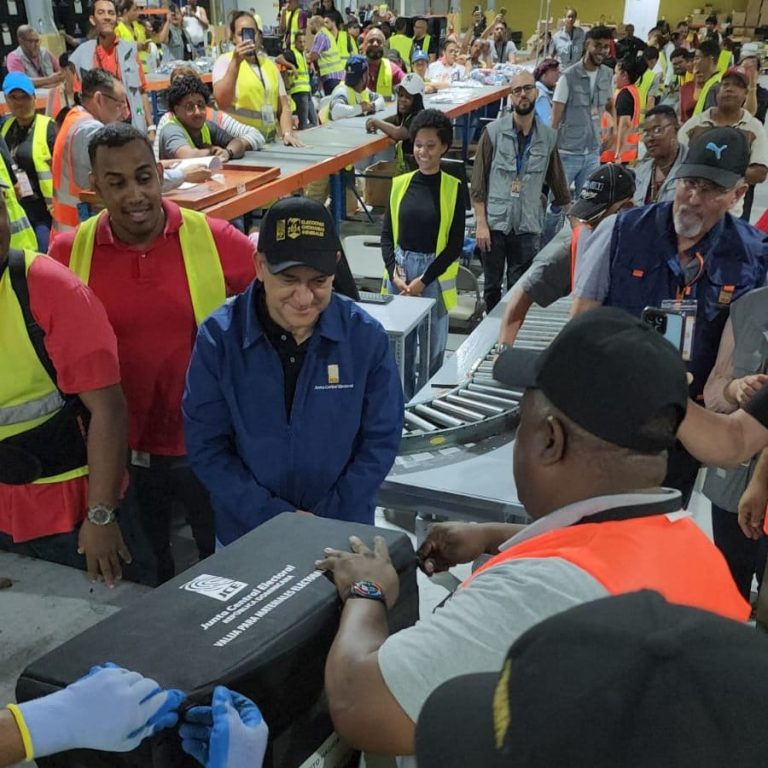 JCE concluyó trabajos preparación valijas con materiales para próximos comicios