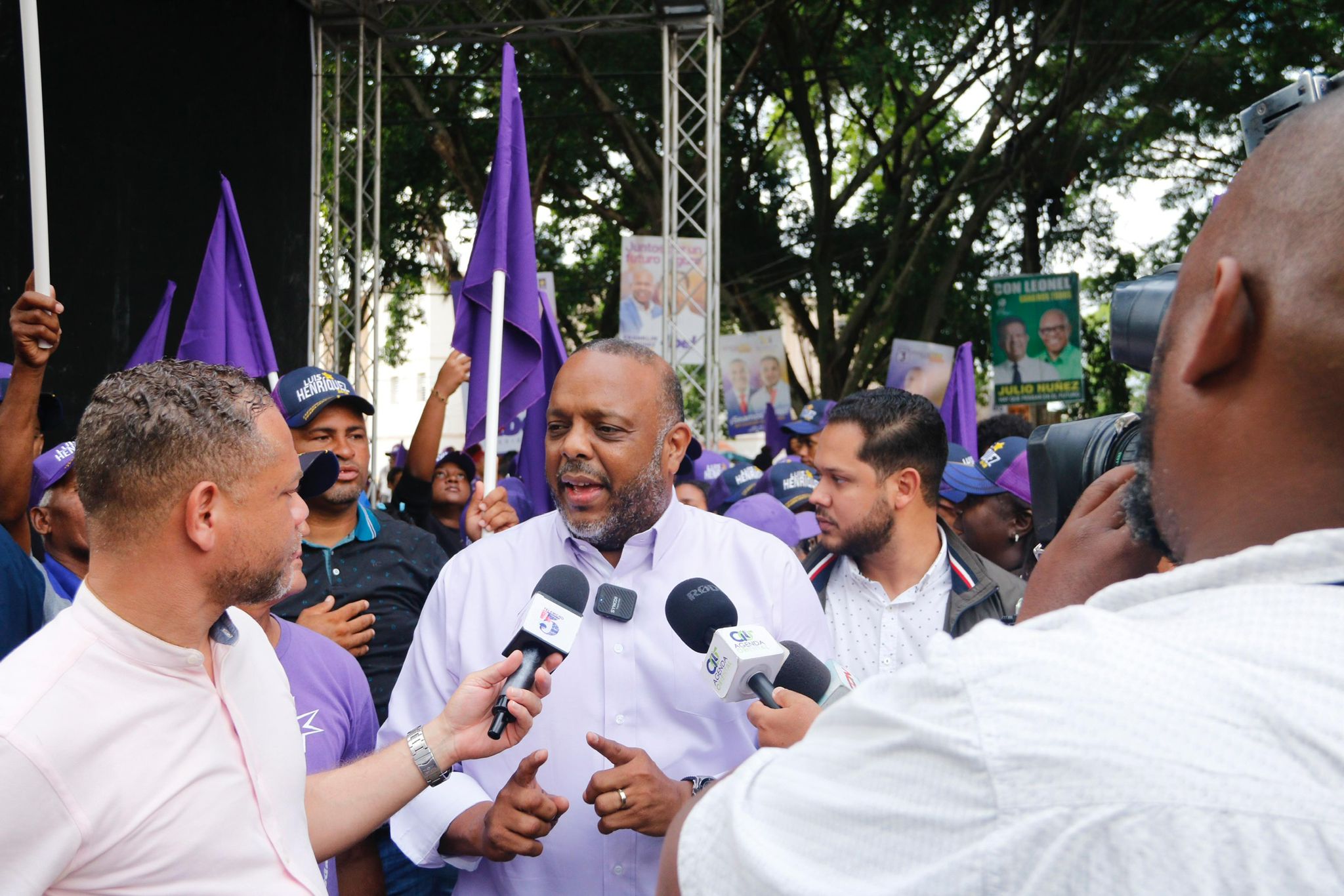Luis Henríquez: "El Gobierno compra dirigentes de oposición como si fueran pollos criollos"