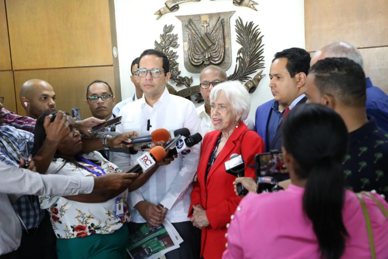 PRM pide sanción para Fuerza del Pueblo por publicar encuesta