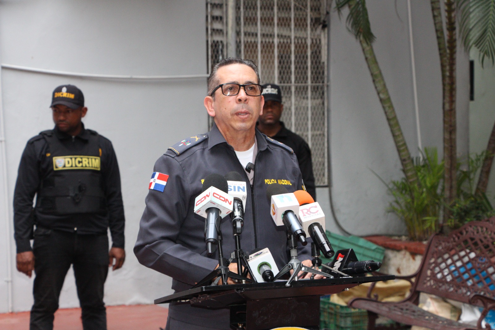 Policía desarticula banda dedicada al robo de accesorios de vehículos en el Distrito Nacional