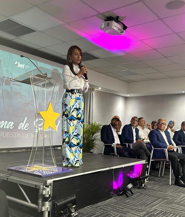 Zoraima Cuello sostiene un encuentro con el sector salud