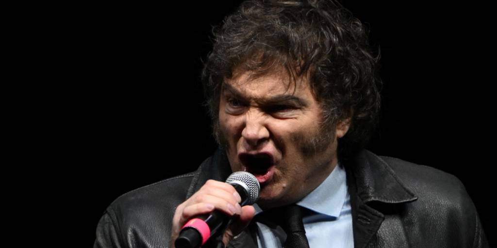 El presidente argentino Javier Milei sorprende en el estadio Luna Park con un espectáculo inusual