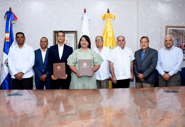 GoldQuest Dominicana y UTECO se unen en convenio educativo en Cotuí