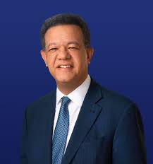 Leonel Fernández Regresa al País Tras Ser Observador en Elecciones Venezolanas