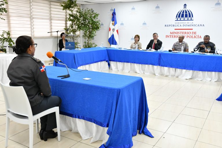 Interior y Policía selecciona 32 oficiales para la reforma policial
