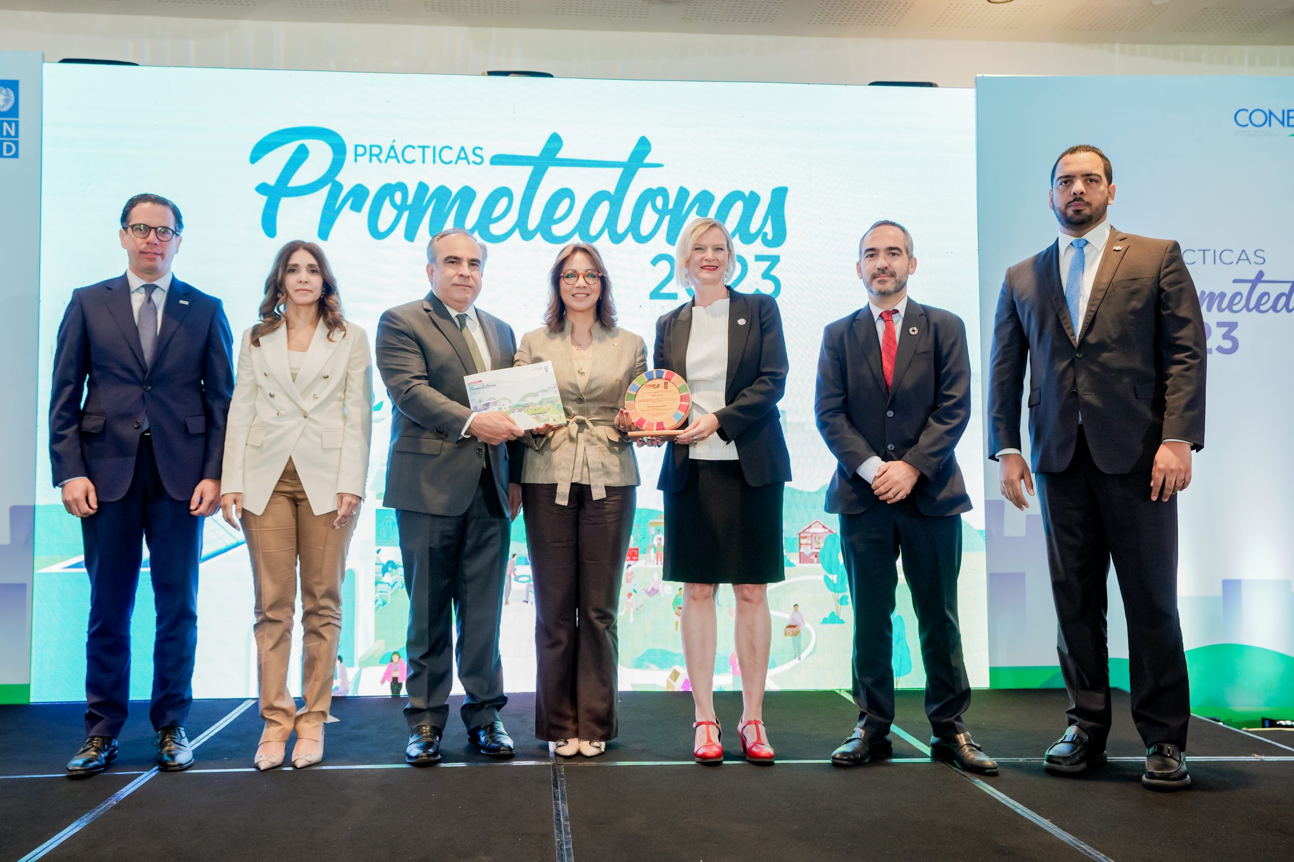 Banco BHD es reconocido por su programa de inclusión por el PNUD y CONEP