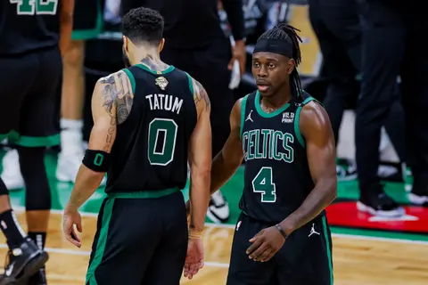 Boston Celtics toman ventaja de 2-0 en las Finales de la NBA con una victoria sobre los Dallas Mavericks
