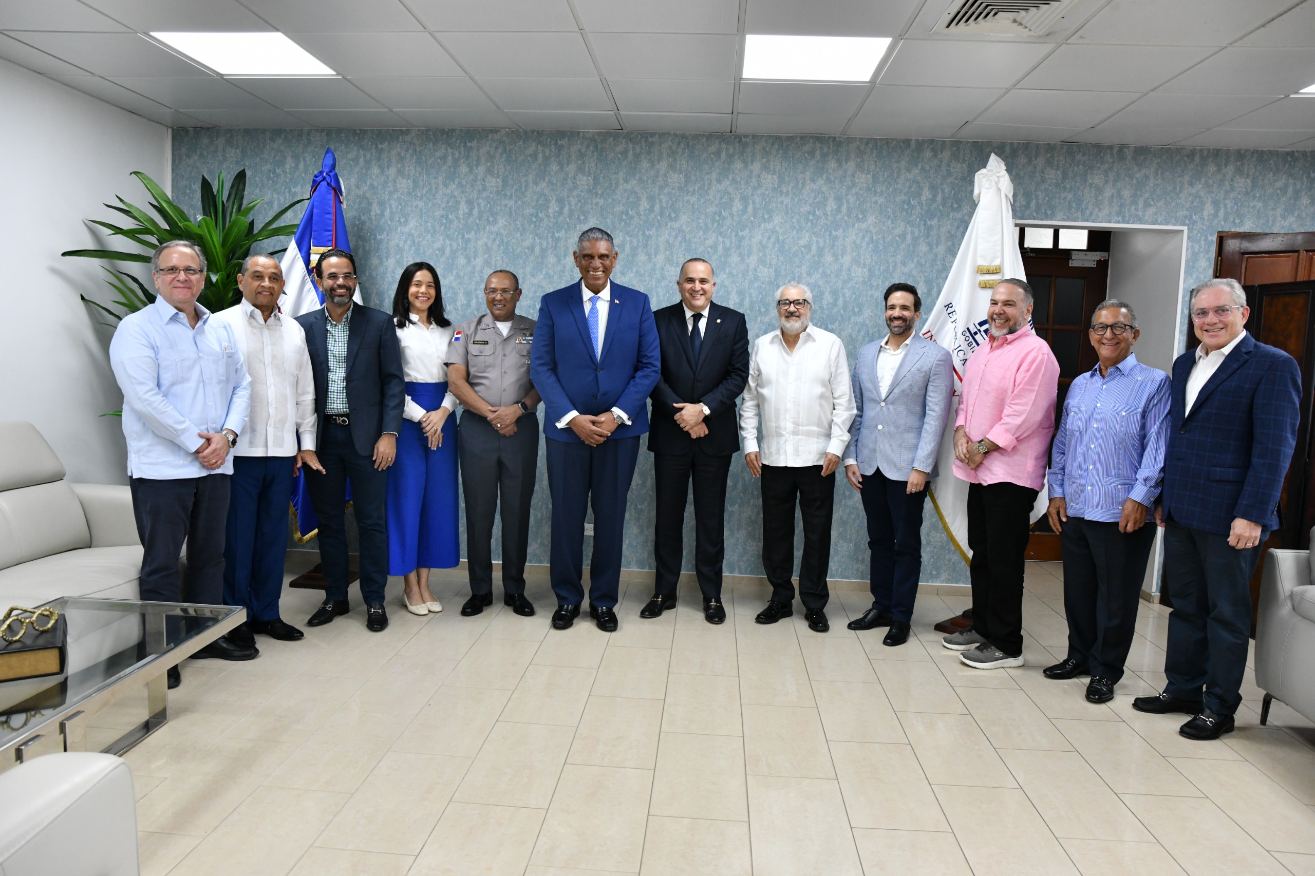 Farmacias conectarán cámaras al sistema 911 para fortalecer seguridad pública