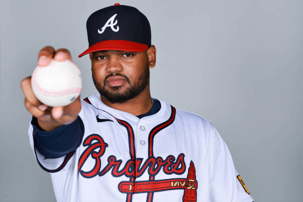 Los Bravos de Atlanta derrotan a los Orioles de Baltimore con destacada actuación de Reynaldo López