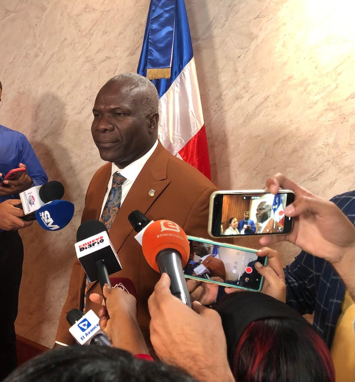 Diputado Luis Gómez Invita a la Oposición a Superar el Temor a la Reforma Constitucional