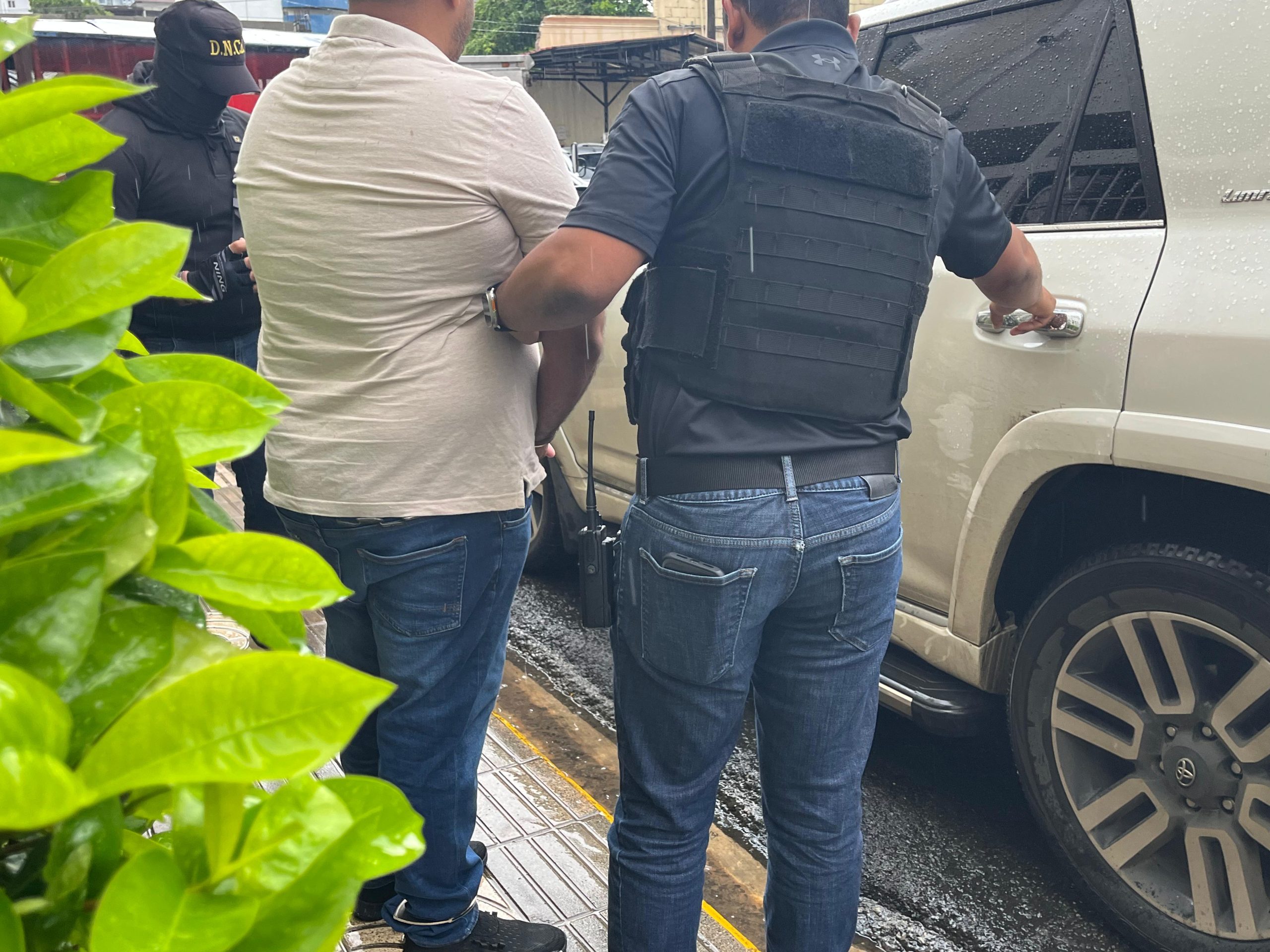 Dominicanos Extraditados a Estados Unidos por Narcotráfico y Otros Cargos