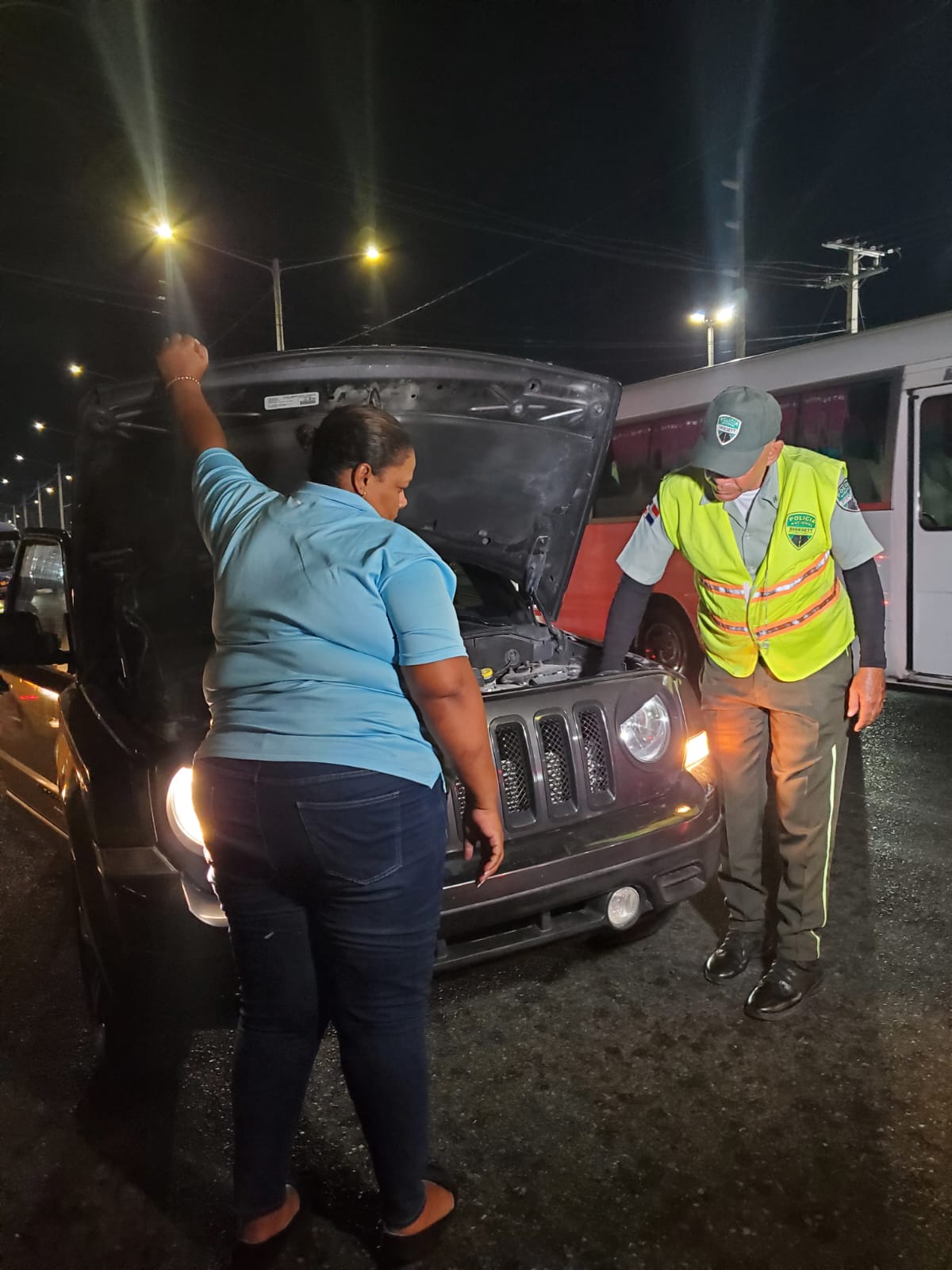 Operativos Nocturnos Fiscalizan a Más de 8,000 Conductores; 4,751 Sin Luz