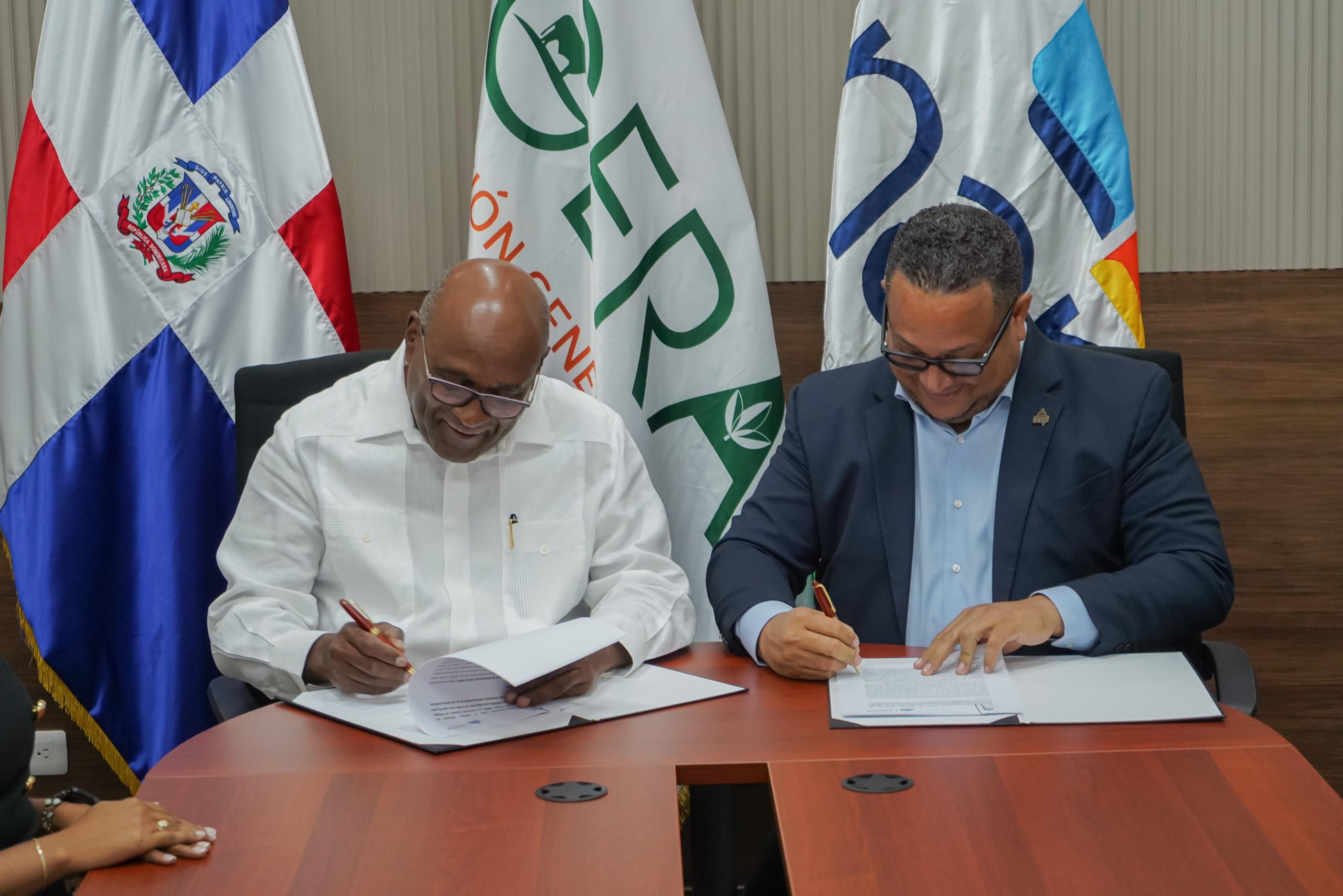 DIGERA y el INAP firman acuerdo para fortalecer competencias de servidores públicos