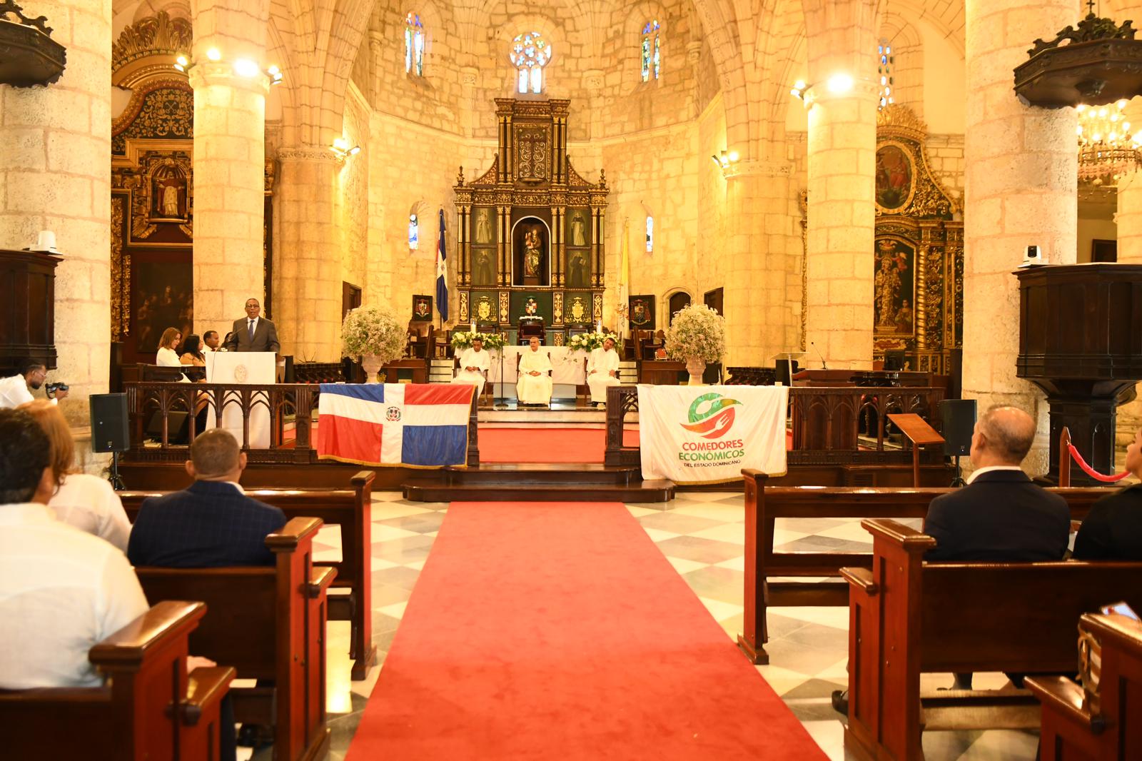 Comedores Económicos del Estado conmemora su 82º aniversario con una eucaristía en la Catedral Primada de América