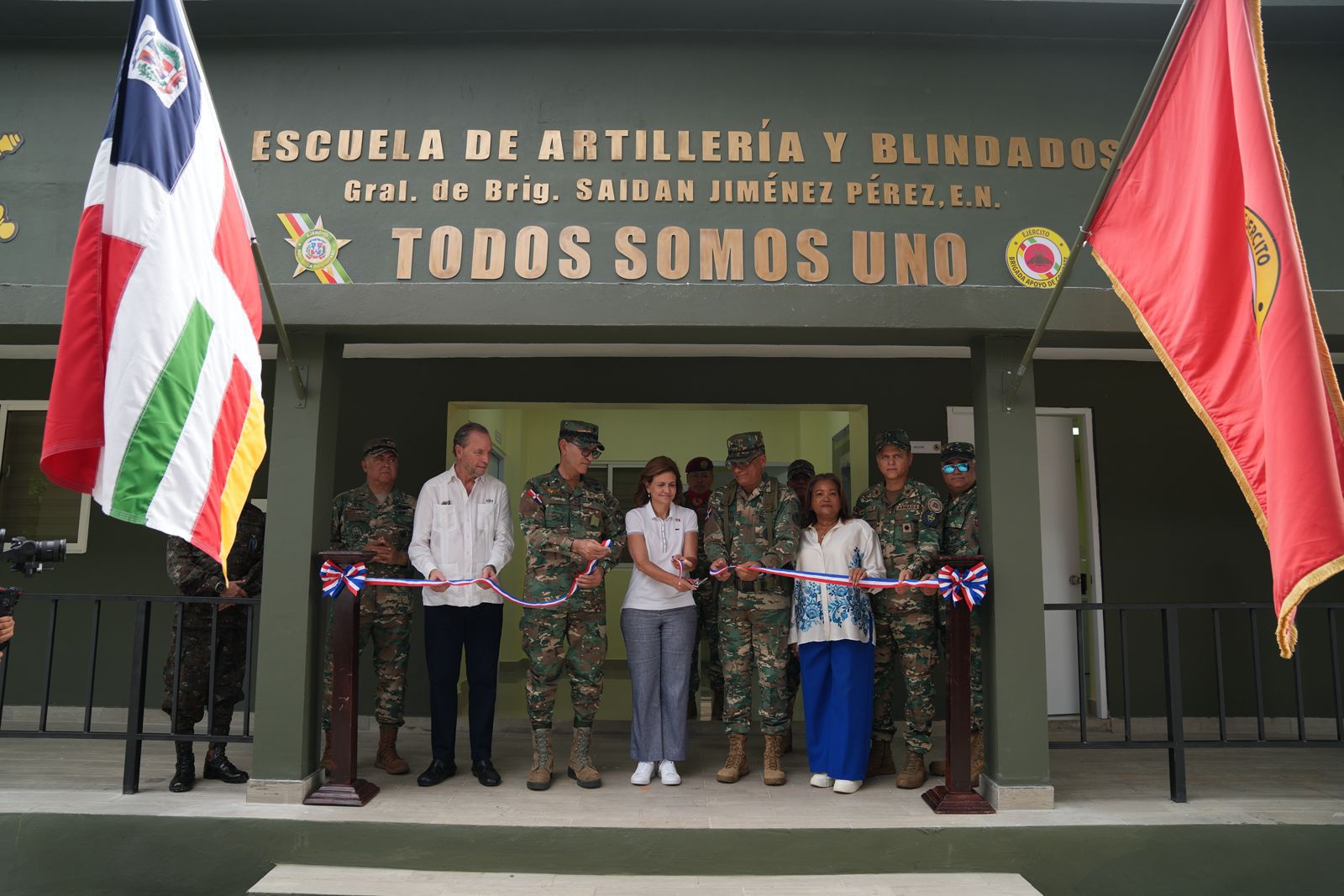 Vicepresidenta inaugura nueva Escuela de Artillería y reinaugura varias instalaciones militares del Ejército, en Villa Mella.