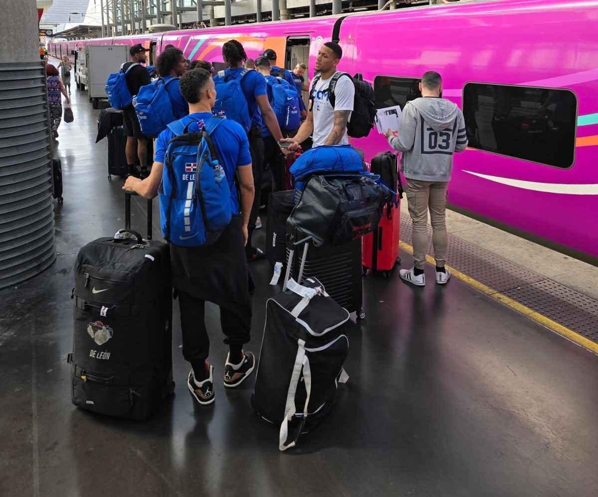 La Selección Nacional de Baloncesto Dominicana llega a Alicante para enfrentar a España antes del torneo Preolímpico