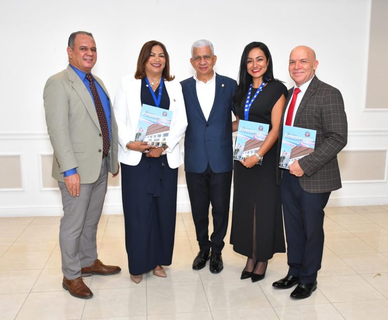 Presidente del Senado, Ricardo de los Santos, lidera lanzamiento de la Revista Representación