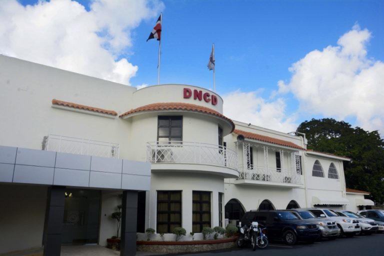 DNCD incauta tonelada de cocaína frente a costas de Pedernales