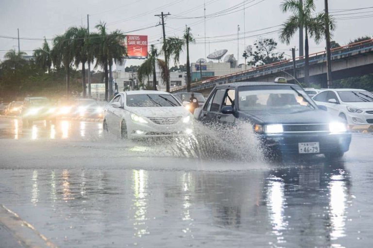 COE Emite Alerta Verde por Vaguada y Onda Tropical