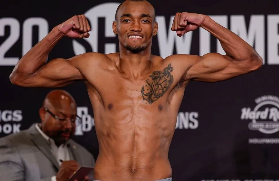 Alberto Puello Se Corona Campeón Interino Superligero del CMB en Las Vegas