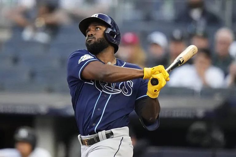 Los Marineros Adquieren al Guardabosque Cubano Randy Arozarena en Canje con los Rays