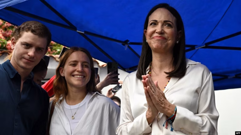 María Corina Machado insta a Maduro a aceptar negociación para transición ordenada