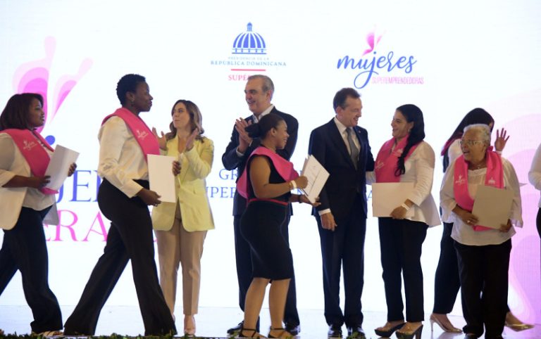 Celebración del Premio Mujer Supérate Destaca Empoderamiento y Éxito Empresarial