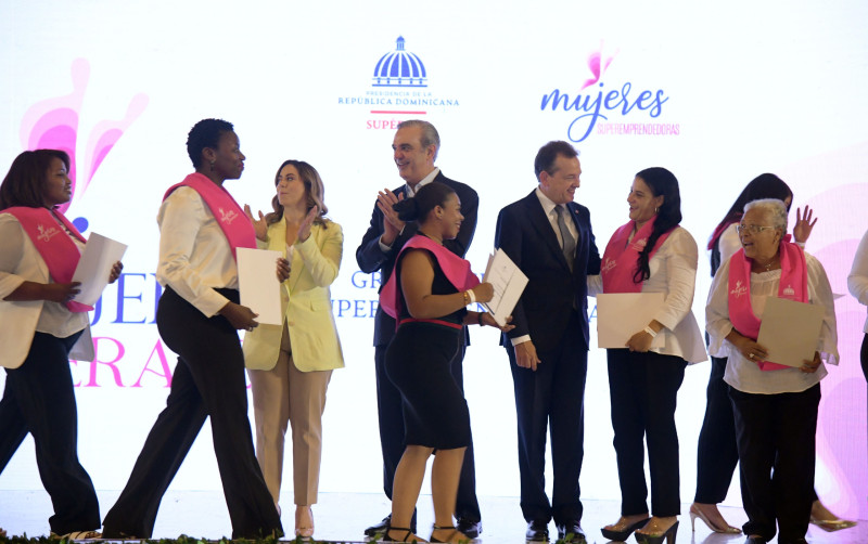 Celebración del Premio Mujer Supérate Destaca Empoderamiento y Éxito Empresarial