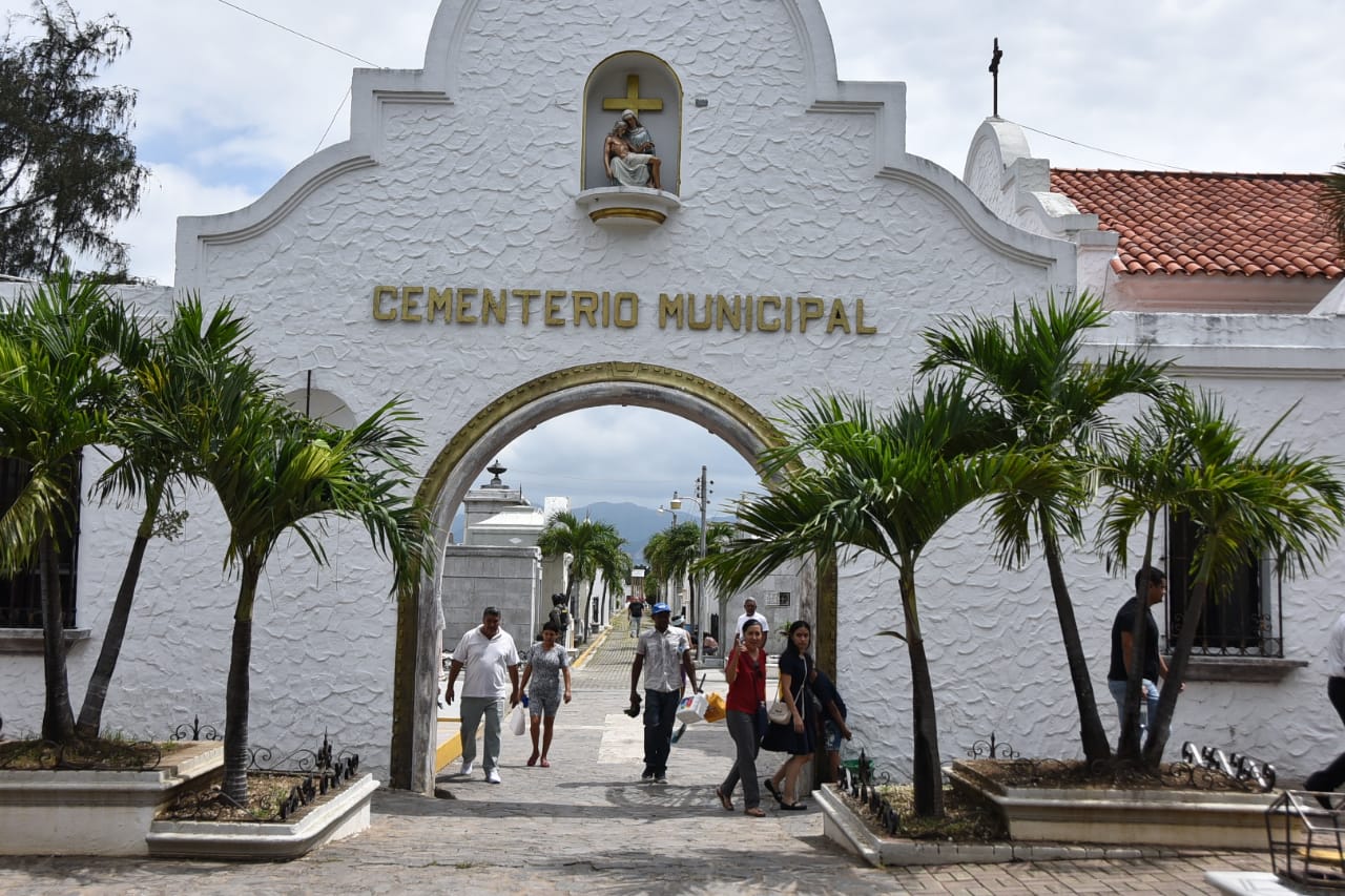 El Cementerio Municipal de la calle 30 de Marzo es declarado patrimonio cultural y museo a cielo abierto por el Concejo de Regidores del Ayuntamiento de Santiago de los Caballeros