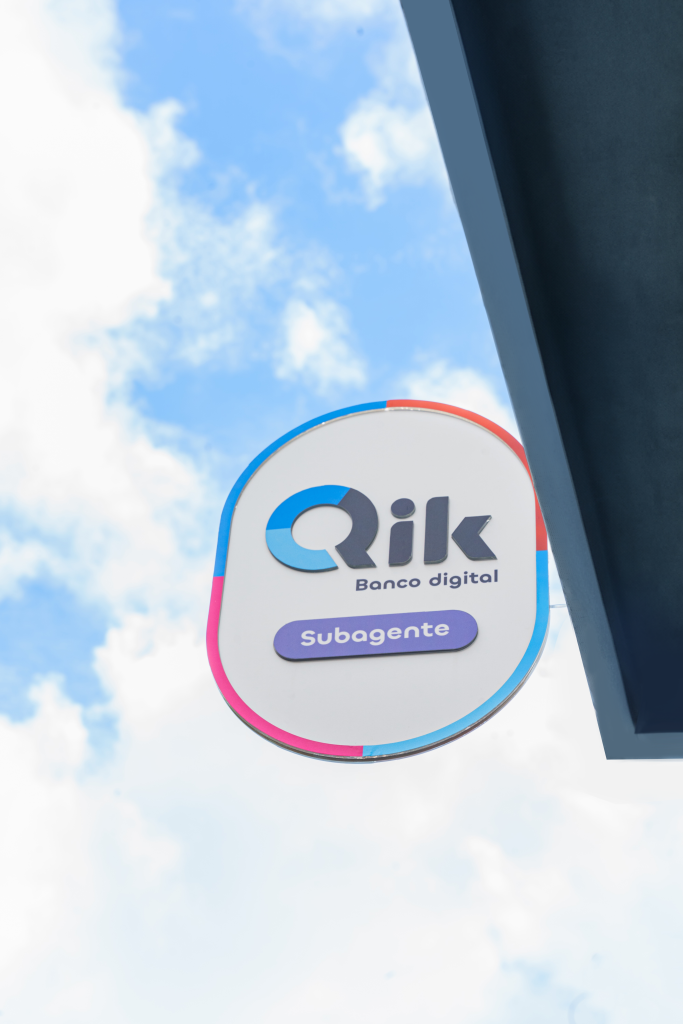 Qik Banco Digital Facilita Depósitos en Efectivo a Través de su Red de Subagentes Bancarios